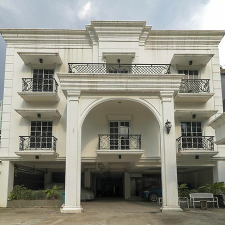 Reddoorz Plus @ Setiabudi Barat Jakarta Buitenkant foto