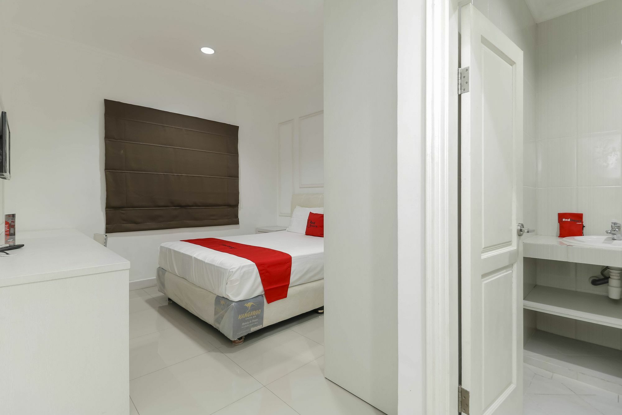 Reddoorz Plus @ Setiabudi Barat Jakarta Buitenkant foto