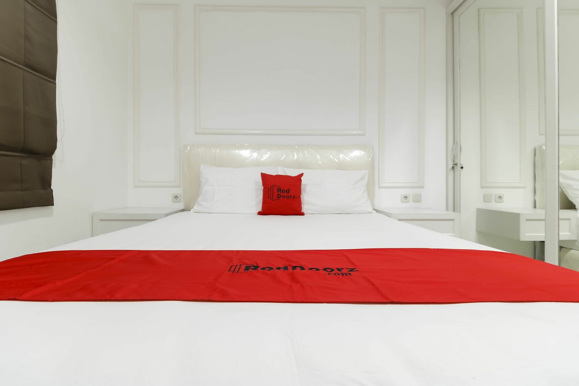 Reddoorz Plus @ Setiabudi Barat Jakarta Buitenkant foto