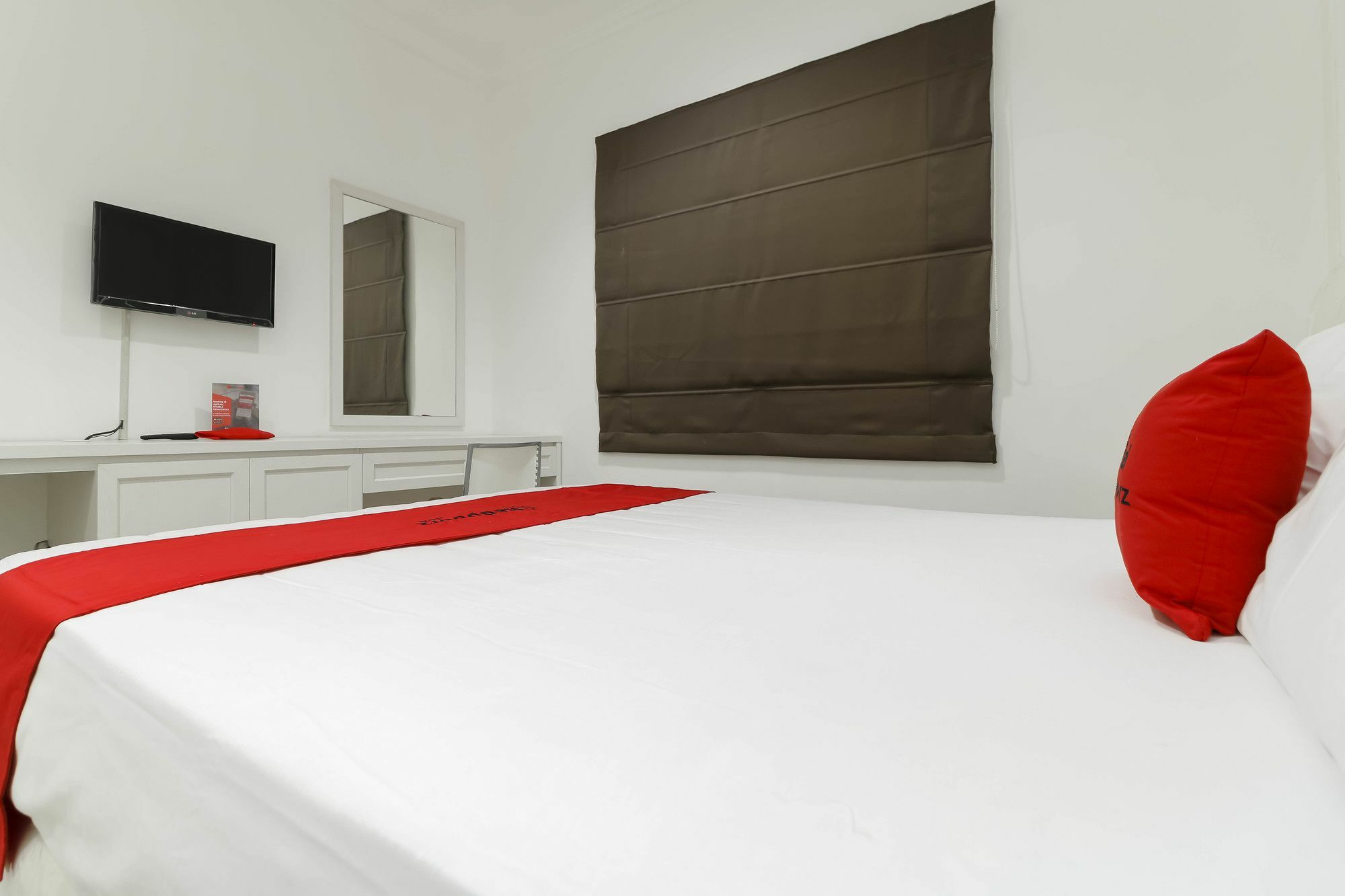 Reddoorz Plus @ Setiabudi Barat Jakarta Buitenkant foto